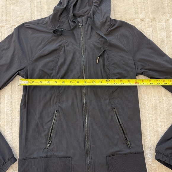 Lululemon In Flux Jacket Size 6 - Picture 3 of 5